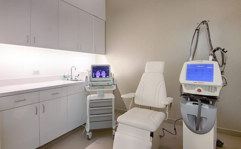 13097 mirror mirror beauty boutique 768x474